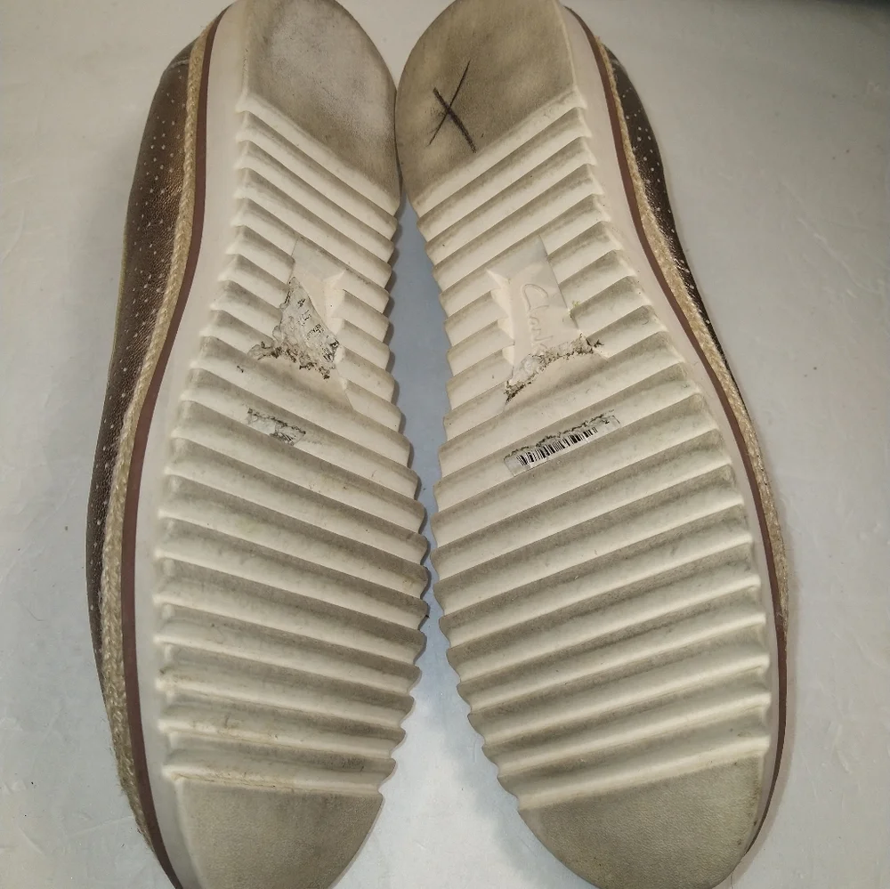 Clarks Serena Kellyn Metallic Gold Slip On Shoes Women's sz 8W